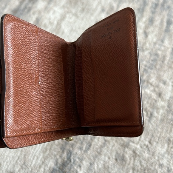 Authentic Louis Vuitton Monogram Compact Zip Wallet - Picture 6 of 9